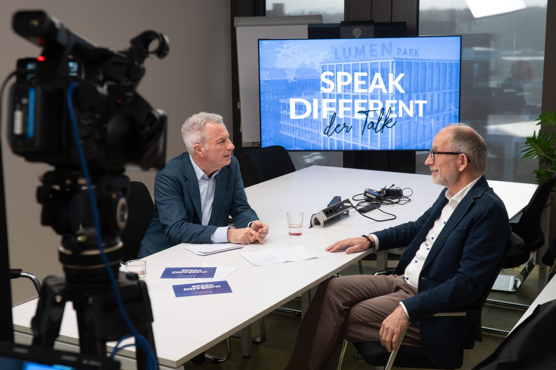 SPEAK DIFFERENT Studio Talk